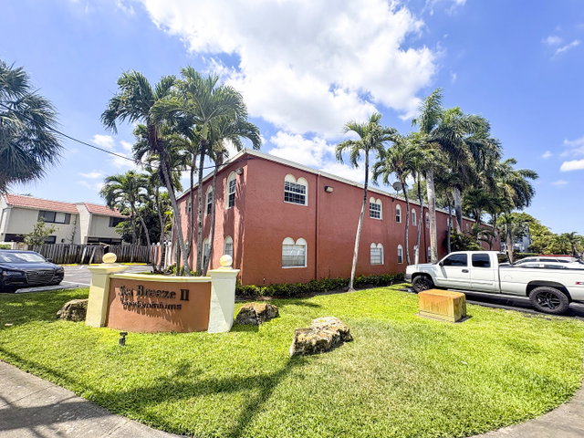 Sea Breeze II Condominium photo 2